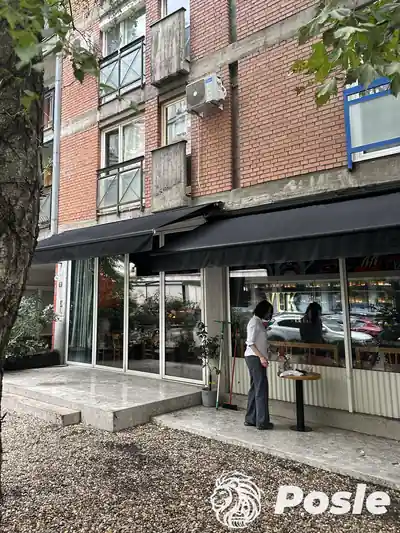 Pranje tende lokala posle dubinskog ciscenja u Beogradu