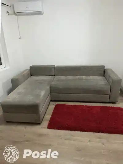 Dubinsko pranje sive ugaone garniture posle pranja u Beogradu