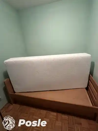 Dubinsko pranje duseka na krevetu posle pranja u Beogradu