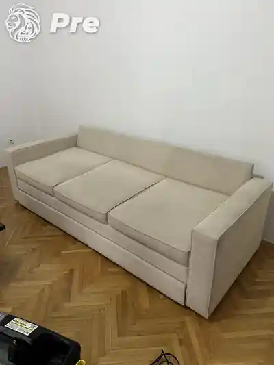 Dubinsko pranje svetle garniture pre pranja u Beogradu
