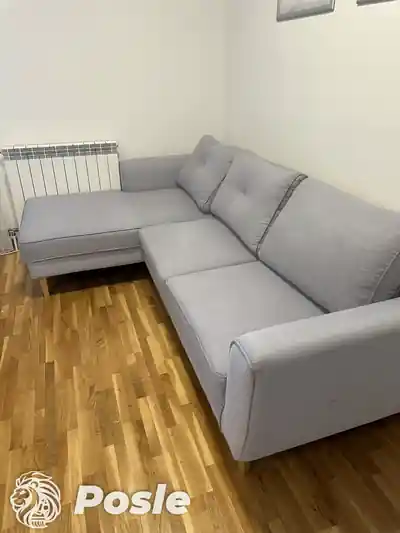 Dubinsko pranje sive ugaone garniture posle pranja u Beogradu