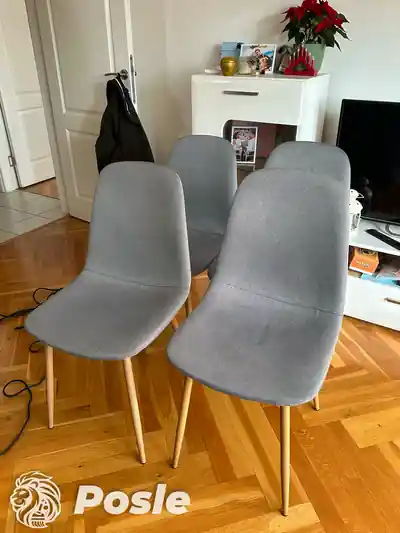 Dubinsko pranje sivih trpezarijskih stolica posle pranja u Beogradu