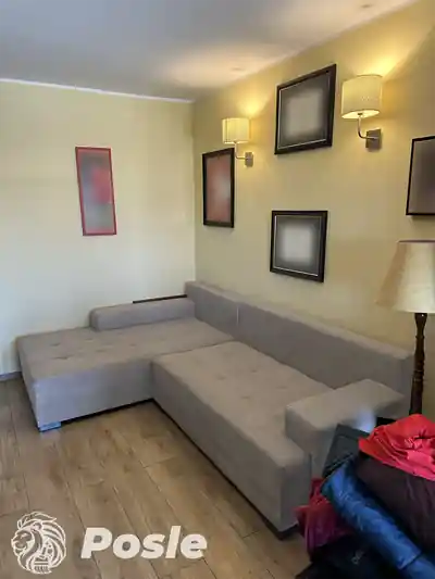 Dubinsko pranje sive ugaone garniture posle pranja u Beogradu