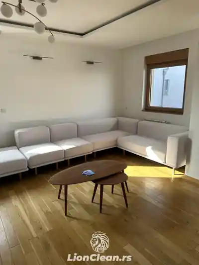 Dubinsko pranje bele ugaone garniture posle pranja u Beogradu