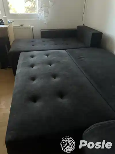 Dubinsko pranje tamnog taburea posle dubinskog pranja u Beogradu