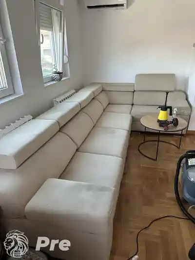 Dubinsko pranje velike ugaone garniture pre dubinskog pranja u Beogradu