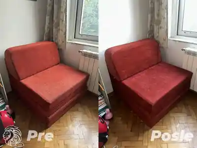 Dubinsko pranje crvenog dvoseda pre i posle dubinskog pranja u Beogradu