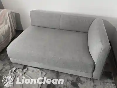 Dubinsko pranje sivog lezaja posle dubinskog pranja u Beogradu