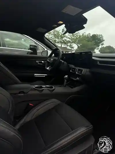 Dubinsko pranje prednjeg sedista posle ciscenja automobila u Beogradu