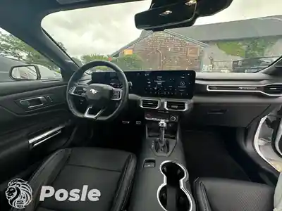 Dubinsko pranje volana i komandne table posle tretmana automobila u Beogradu