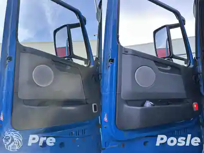 Dubinsko pranje tapacira vrata pre i posle ciscenja automobila u Beogradu