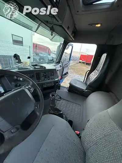 Dubinsko pranje prednjeg sedista posle pranja automobila u Beogradu