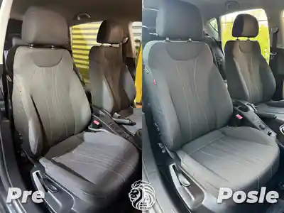 Sivo prednje sediste automobila sa preklopnim rukonaslonom pre i posle dubinskog pranja